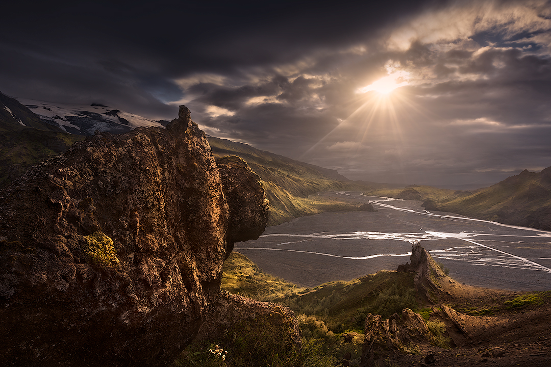 Highland Adventure: Exploring Iceland's Untamed Beauty(27)